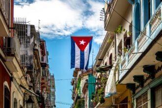 Cuba libera a 553 presos tras cambio de política de EE.UU