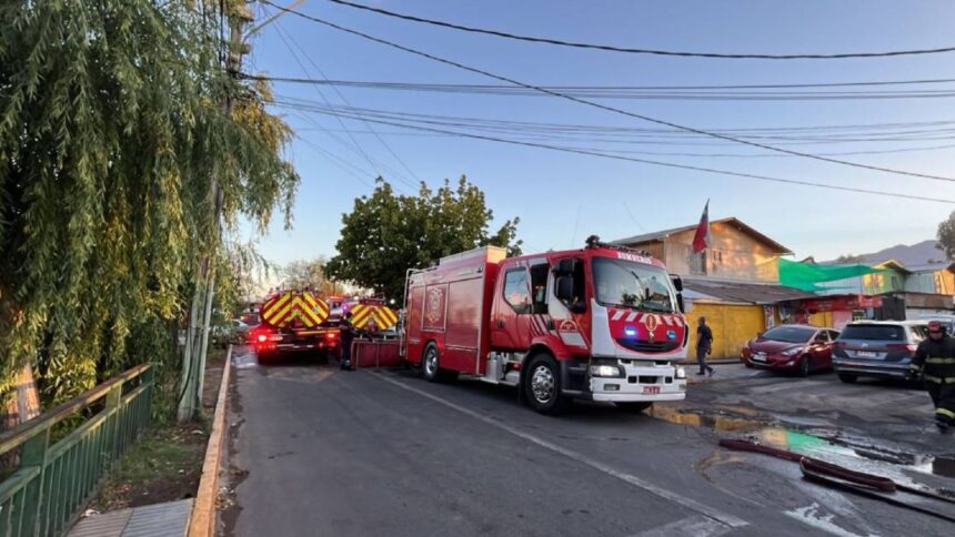 Incendio deja 6 viviendas afectadas en La Granja: Bomberos actúan rápido