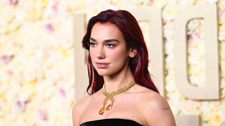 Dua Lipa y Reese Witherspoon: Estrellas internacionales capturan miradas en Chile.