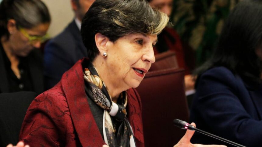 Requerimientos de destitución de Isabel Allende se discutirán el 23 de enero