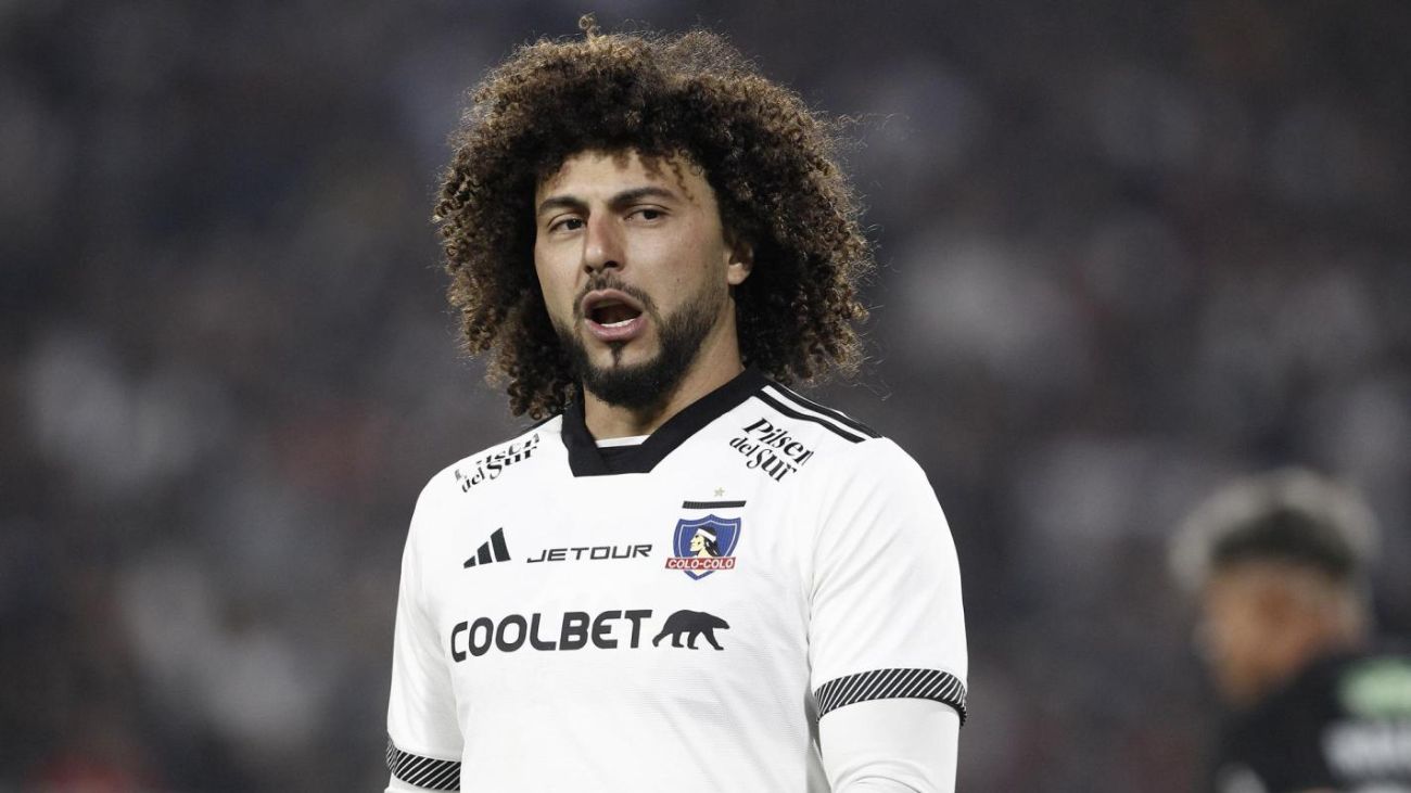 Maximiliano Falcón deja Colo Colo por más de $2,5 millones