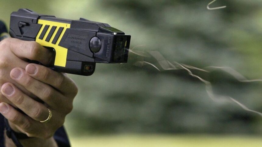 Gobierno anuncia inicio de pilotaje de pistolas Taser en marzo