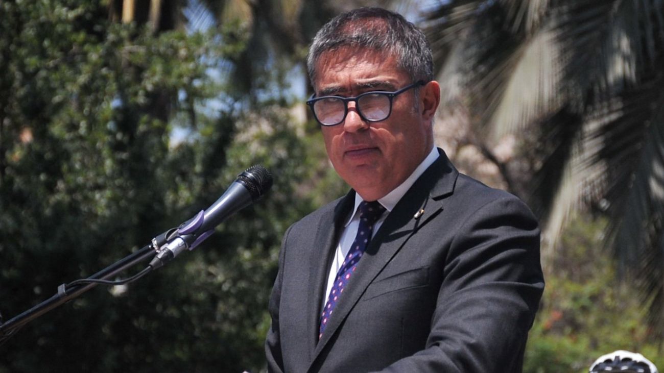 Mario Desbordes vuelve de vacaciones tras críticas por ausencia en Santiago Mario Desbordes vuelve de vacaciones tras críticas por ausencia en Santiago