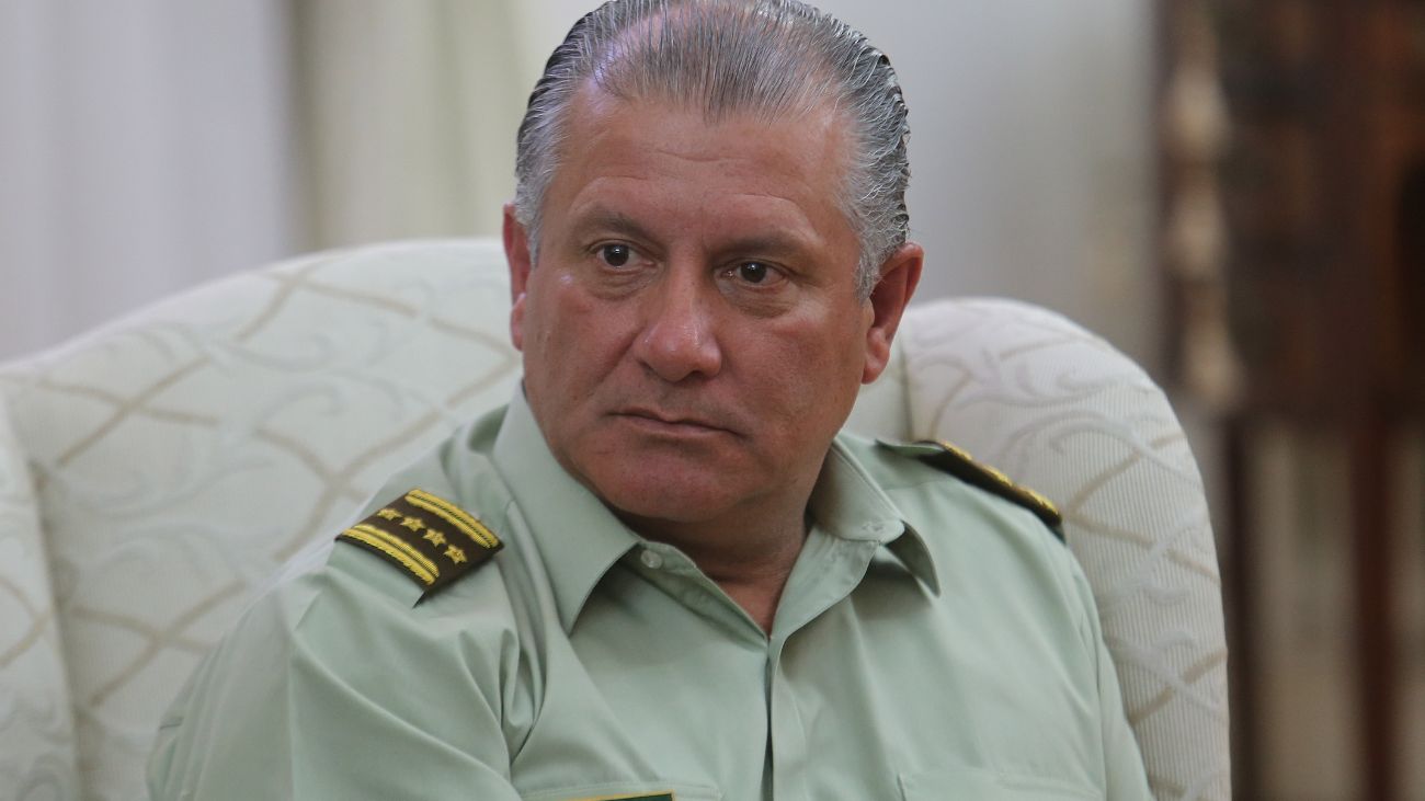 Autorizan viaje a Costa Rica a ex director de Carabineros implicado en corrupción