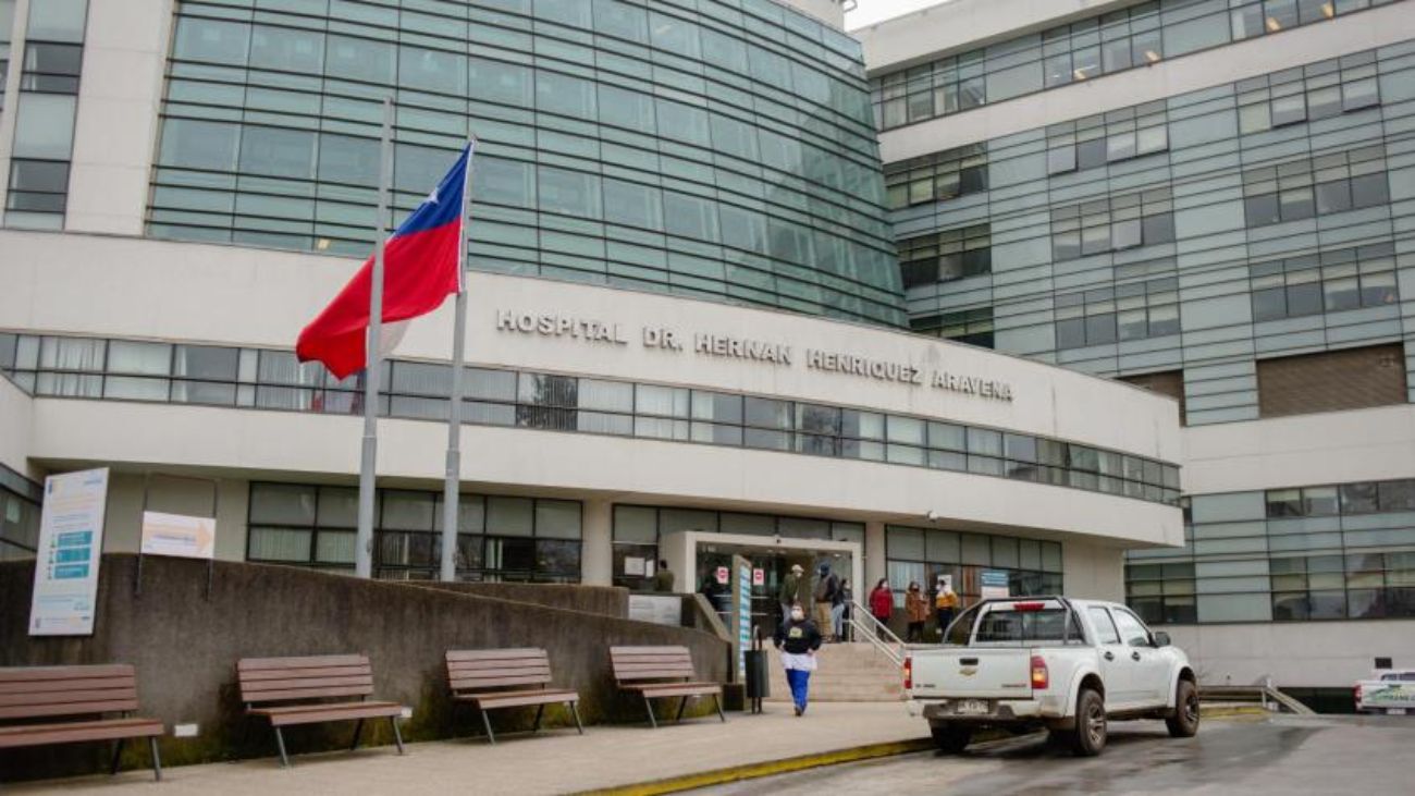 Mujer presenta recurso de protección por suspensión de operación urgente Mujer presenta recurso de protección por suspensión de operación urgente