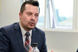 Embargo de bienes: Alcalde Coronel enfrenta medidas legales por millonaria deuda