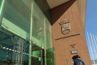 Mujer embarazada recibe indemnización por accidente en plaza de Coronel