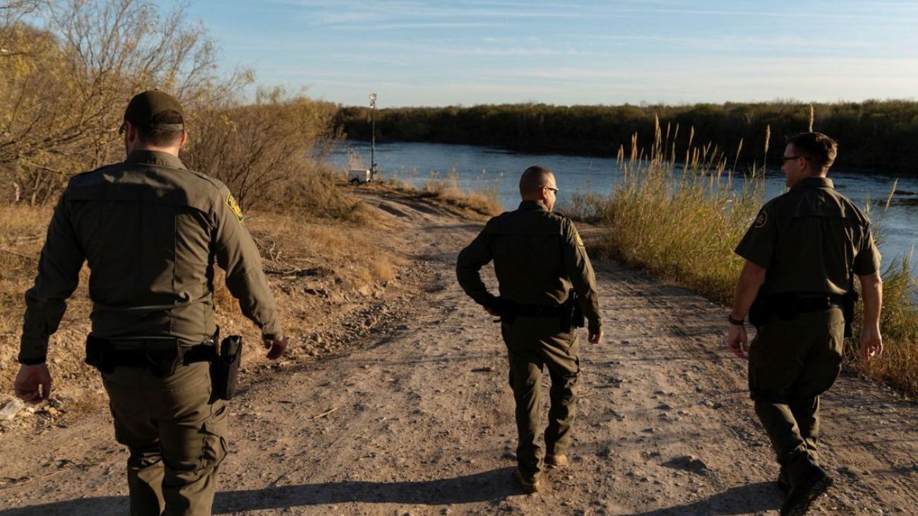 Trump envía 1.500 militares a frontera con México y critica diversidad Trump envía 1.500 militares a frontera con México y critica diversidad