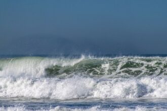 Nueva alerta por marejadas en Chile: conoce las zonas afectadas