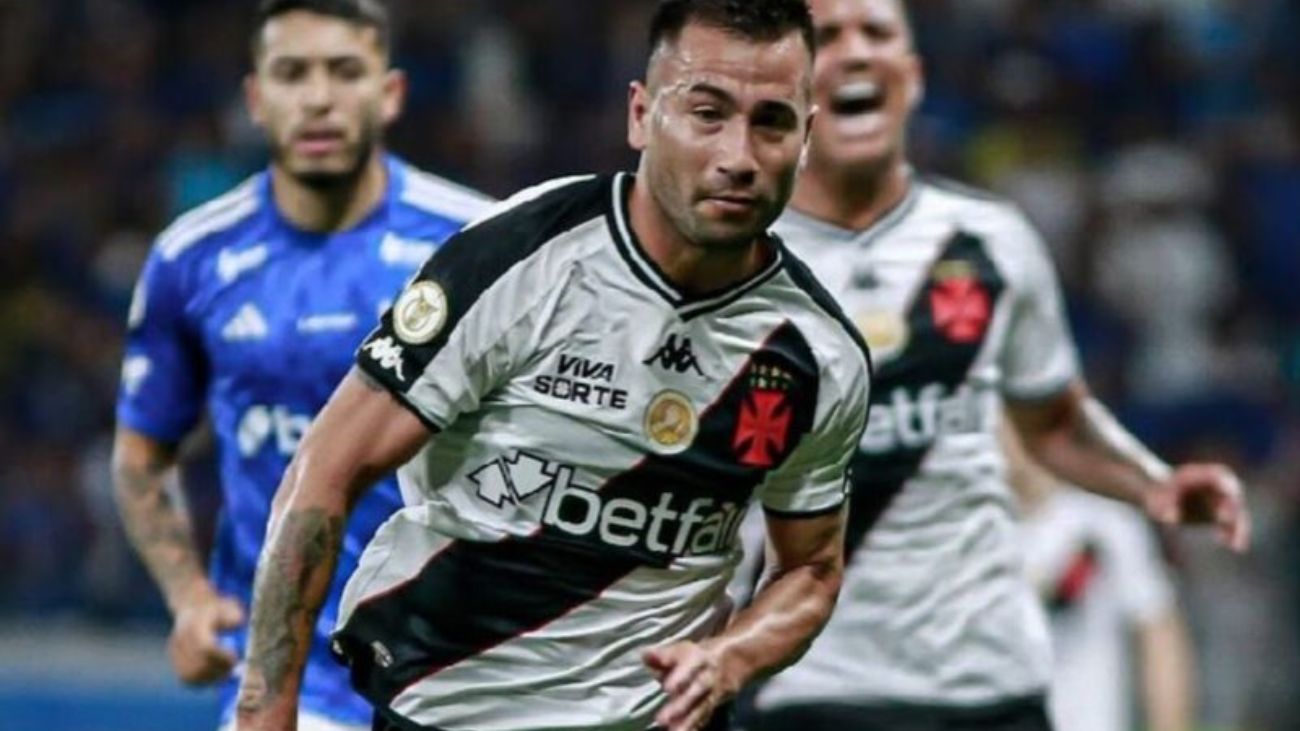 Colo Colo busca reforzarse con Jean Meneses: desafíos y expectativas Colo Colo busca reforzarse con Jean Meneses: desafíos y expectativas