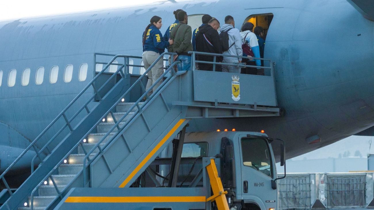 Expulsión de 37 extranjeros: Chile fortalece medidas para combatir delitos migratorios Expulsión de 37 extranjeros: Chile fortalece medidas para combatir delitos migratorios