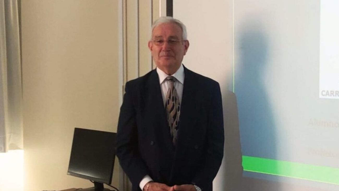 Arturo Chamorro, de 72 años, se gradúa como Preparador Físico en Concepción Arturo Chamorro, de 72 años, se gradúa como Preparador Físico en Concepción