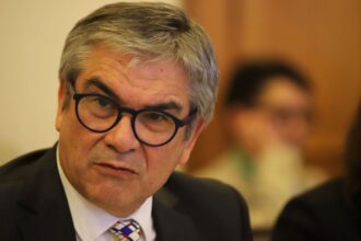 Ministro de Hacienda defiende paso firme en reforma de pensiones