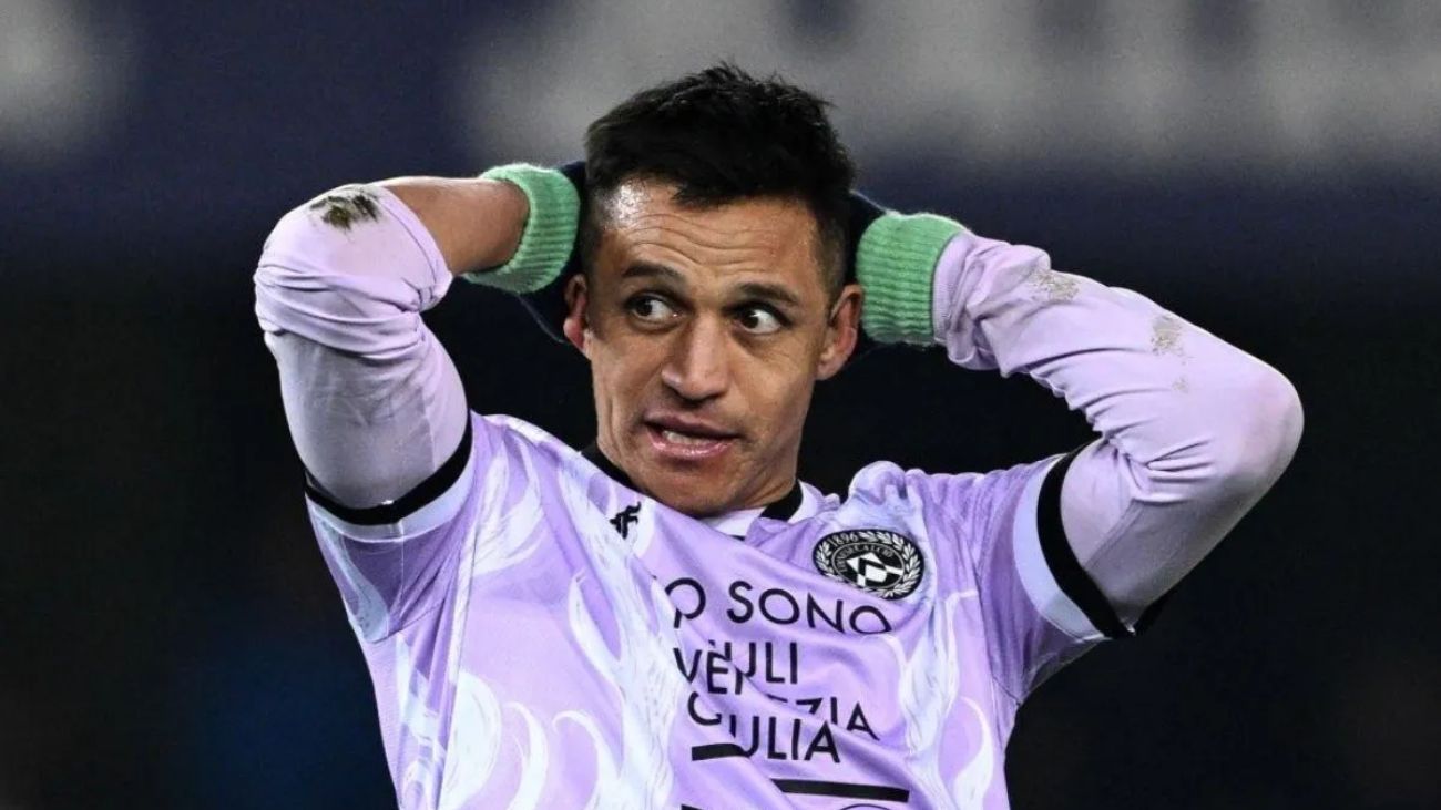 Alexis Sánchez enfrenta críticas y posibles cambios en Udinese Alexis Sánchez enfrenta críticas y posibles cambios en Udinese