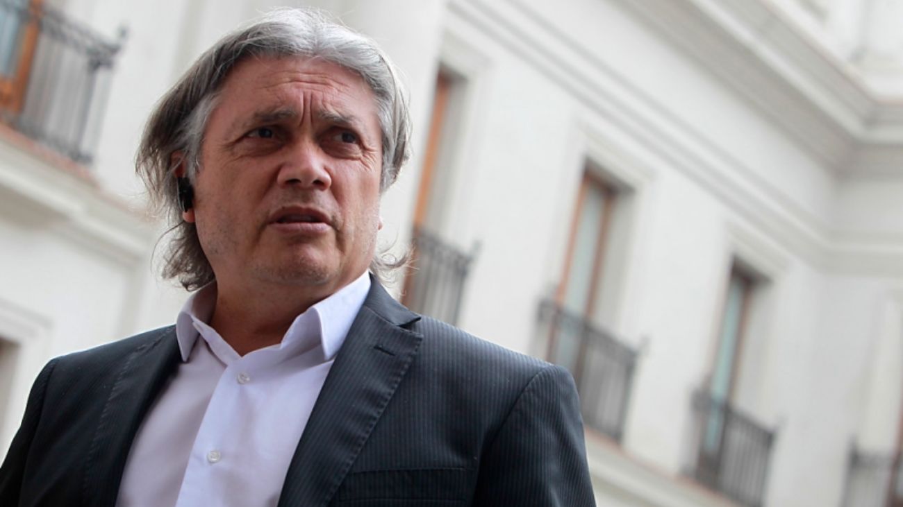 Alejandro Navarro cuestiona gestión de Boric y apunta al Congreso Alejandro Navarro cuestiona gestión de Boric y apunta al Congreso