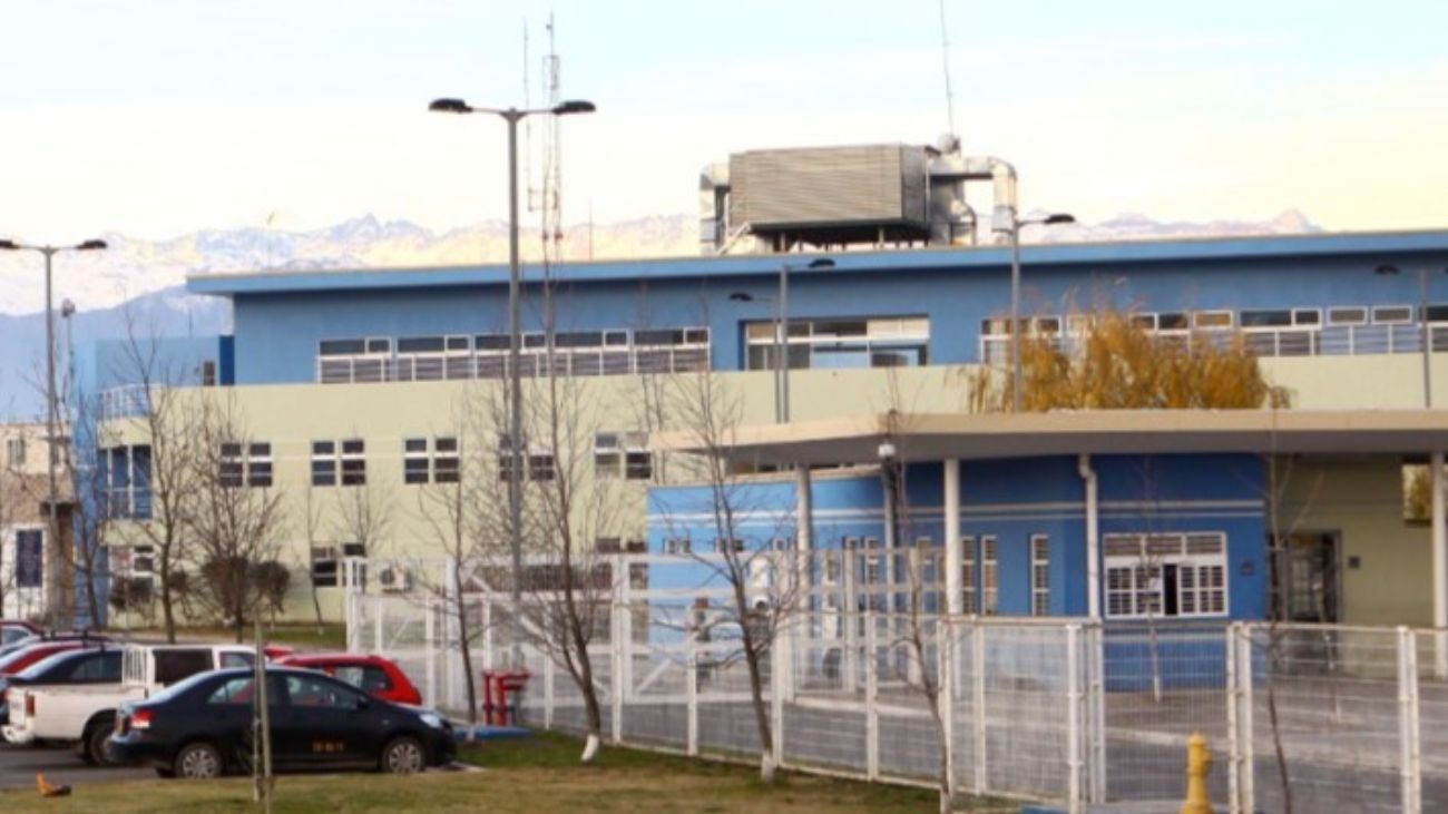 Tras asesinato, gendarmería niega ingreso de féretro a cárcel de Rancagua Tras asesinato, gendarmería niega ingreso de féretro a cárcel de Rancagua