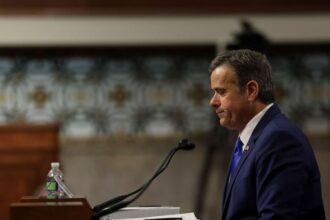 CIA considera más probable origen del COVID-19 en laboratorio chino