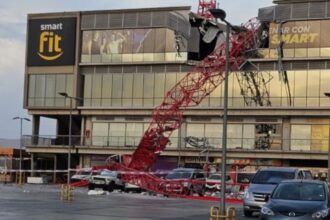 Impactante Tragedia en Arica: Grúa Cae sobre Gimnasio y Deja Víctimas