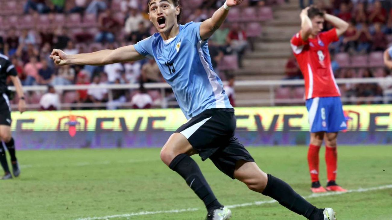 Chile sufre derrota ante Uruguay por 2-1 en el Sudamericano Sub 20 Chile sufre derrota ante Uruguay por 2-1 en el Sudamericano Sub 20