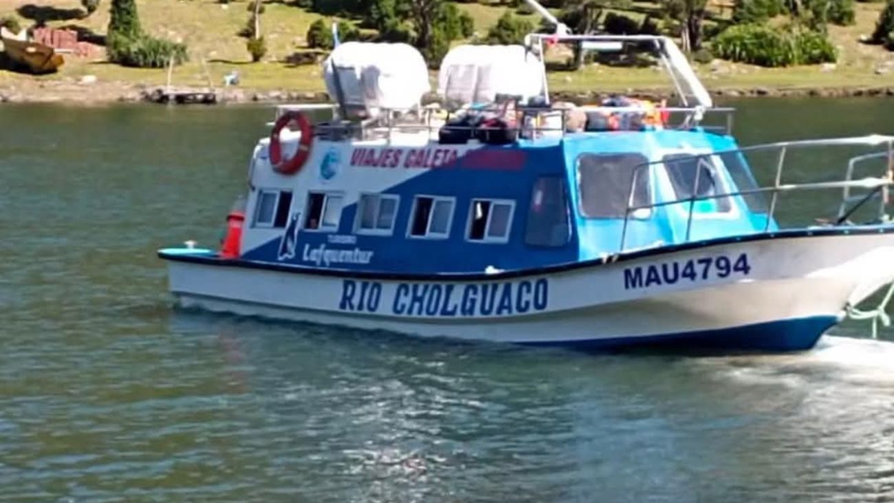 Hallan con vida a voluntario desaparecido tras naufragio en Los Lagos Hallan con vida a voluntario desaparecido tras naufragio en Los Lagos