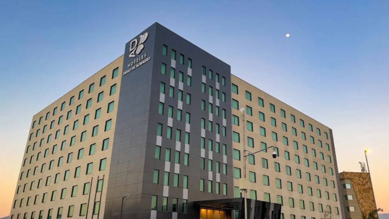 Hotel fantasma de Pudahuel: millonaria inversión detenida por burocracia municipal Hotel fantasma de Pudahuel: millonaria inversión detenida por burocracia municipal