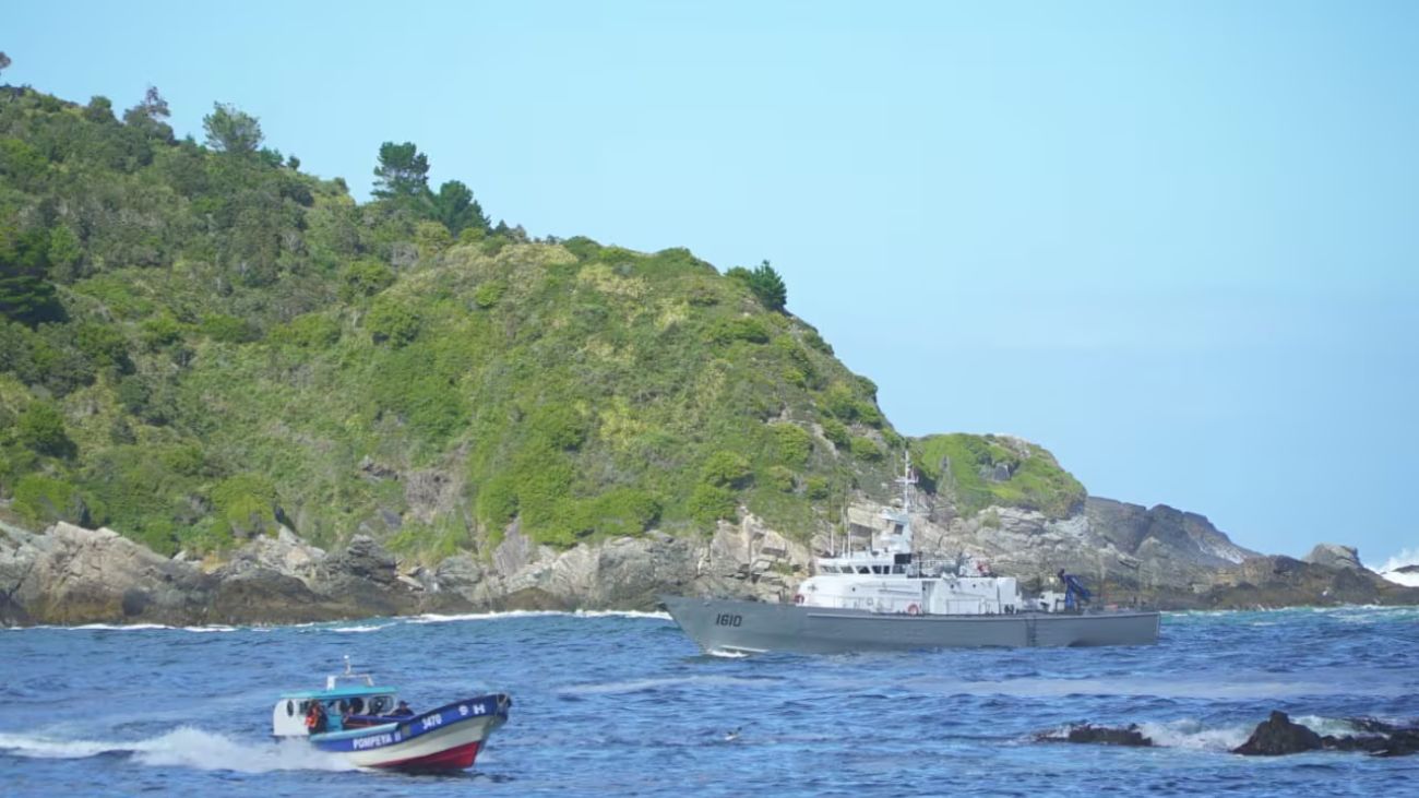 Encuentran otro cuerpo en Bahía Mansa: 7 víctimas tras naufragio. Encuentran otro cuerpo en Bahía Mansa: 7 víctimas tras naufragio.