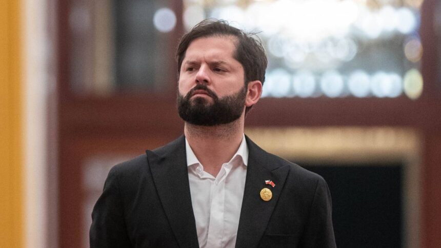 Diputados de RN exigen investigación por pago de defensa de Boric