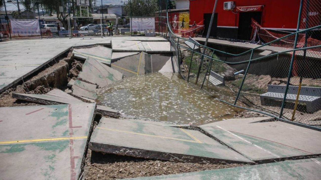 Socavón en Conchalí: Conflictos entre municipio y MOP revelan irresponsabilidad Socavón en Conchalí: Conflictos entre municipio y MOP revelan irresponsabilidad