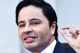 Carter defiende la contratación de su madre en el municipio de Lo Florida