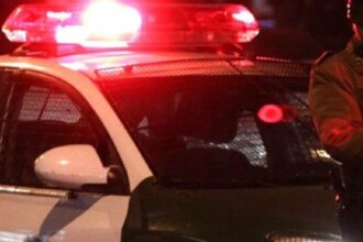 Encerrona nocturna en Maipú: Mujer golpeada por delincuentes para robar su auto