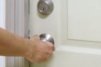 Retraso en entrega de viviendas postincendios en Bío Bío: solo 40% listas