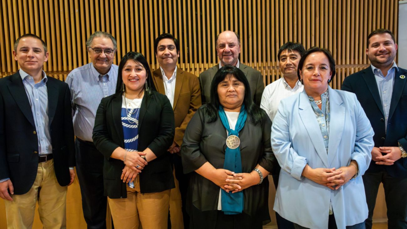 Comisión busca acuerdo sobre reparación de tierras para comunidades mapuches Comisión busca acuerdo sobre reparación de tierras para comunidades mapuches