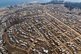 Familias del Cerro Centinela buscan postergar desalojo por un año