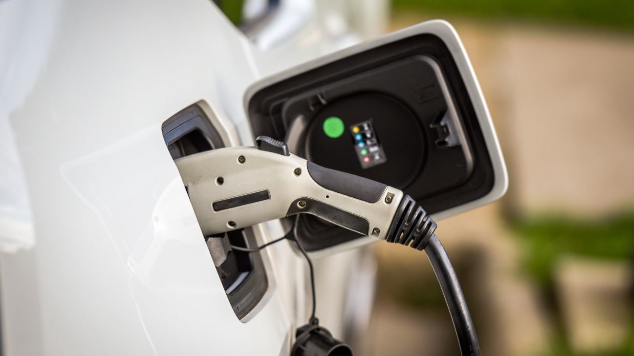 Fabricantes de autos se enfrentan al reto de la electrificación. Fabricantes de autos se enfrentan al reto de la electrificación.