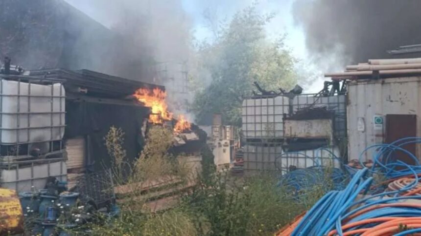 Evacuación en Villa San Ramón: incendio forestal activa mensaje de emergencia