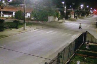 Joven de 17 años muere atropellado: conductor se entrega a autoridades