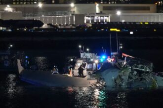 Tragedia aérea en Washington D.C.: Avión choca con helicóptero cerca de aeropuerto