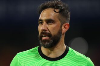 Claudio Bravo sufre segundo robo del mes: botín millonario de zapatillas