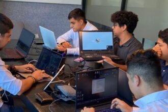 Jóvenes crean startup Pega Ya para mejorar empleabilidad en Bajos de Mena