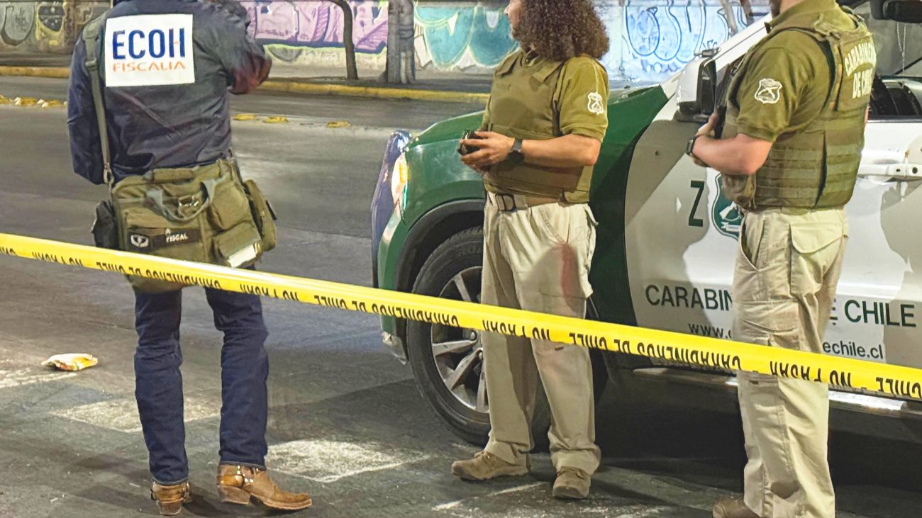 Intensa persecución en autopistas de Santiago deja seis menores detenidos Intensa persecución en autopistas de Santiago deja seis menores detenidos