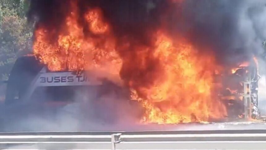 Incendio de bus en Ruta 5 Sur: incertidumbre y tránsito suspendido