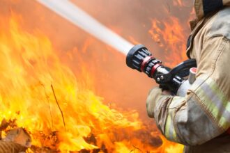 Alerta Roja por incendio forestal en Purén: Recomendaciones ante humo