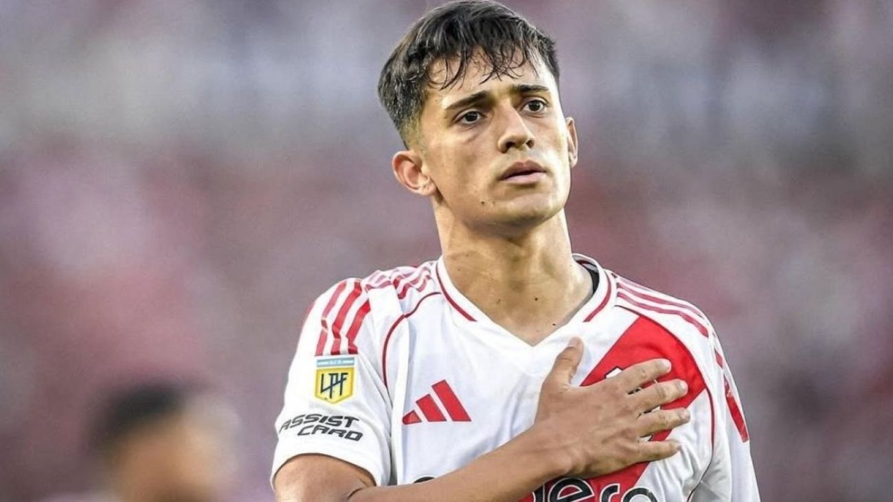 Colo Colo se beneficia con millonaria venta de Pablo Solari Colo Colo se beneficia con millonaria venta de Pablo Solari