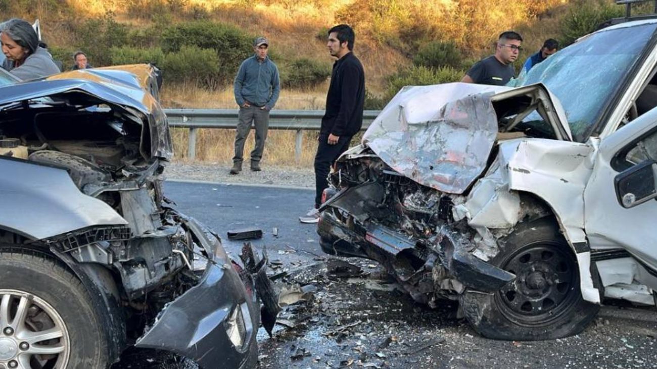 Accidente en ruta G-60 deja cuatro heridos cerca de Melipilla Accidente en ruta G-60 deja cuatro heridos cerca de Melipilla