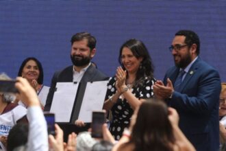 Gabriel Boric promulga ley histórica para resolver deuda docente en Chile