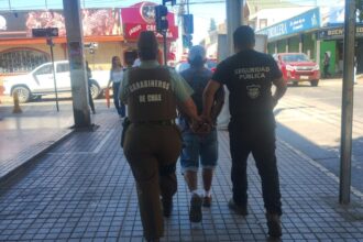 Detenidos dos hombres por robo en barbería y tráfico de drogas