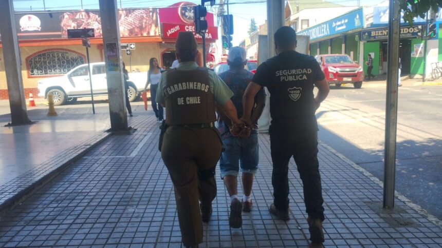 Detenidos dos hombres por robo en barbería y tráfico de drogas