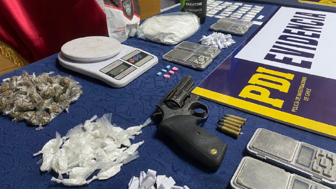 Operativo antidroga en San Antonio: 15 detenidos y drogas incautadas Operativo antidroga en San Antonio: 15 detenidos y drogas incautadas