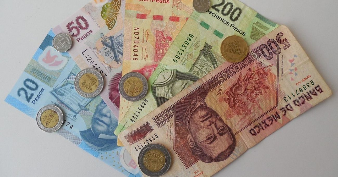 El peso mexicano se aprecia 0.30% al dólar antes de aranceles en abril