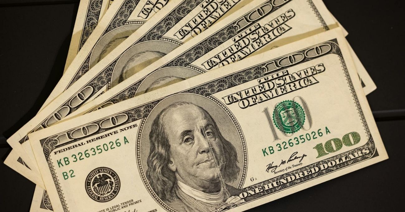 El dólar enfrenta una semana clave con incertidumbre y datos débiles
